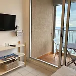 T2 Renove Avec Parking, Climatisation A Balaruc-Les-Bains - Fr-1-553-198 Balaruc-les-Bains